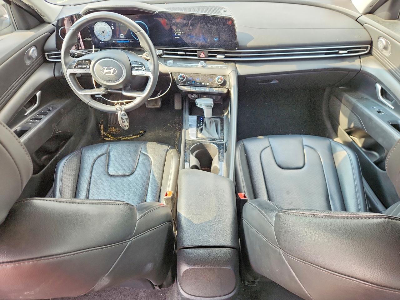 2024 HYUNDAI ELANTRA