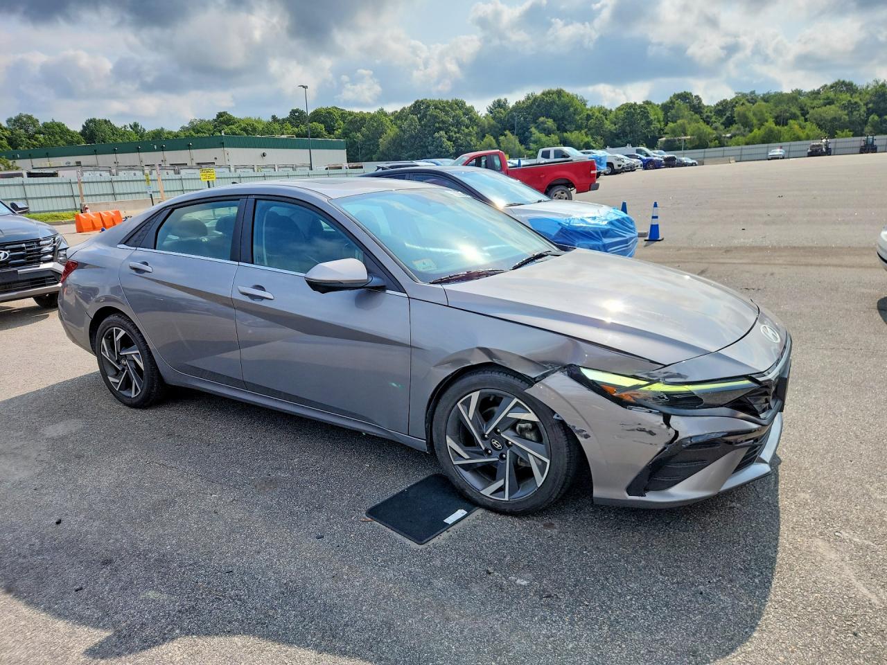 2024 HYUNDAI ELANTRA