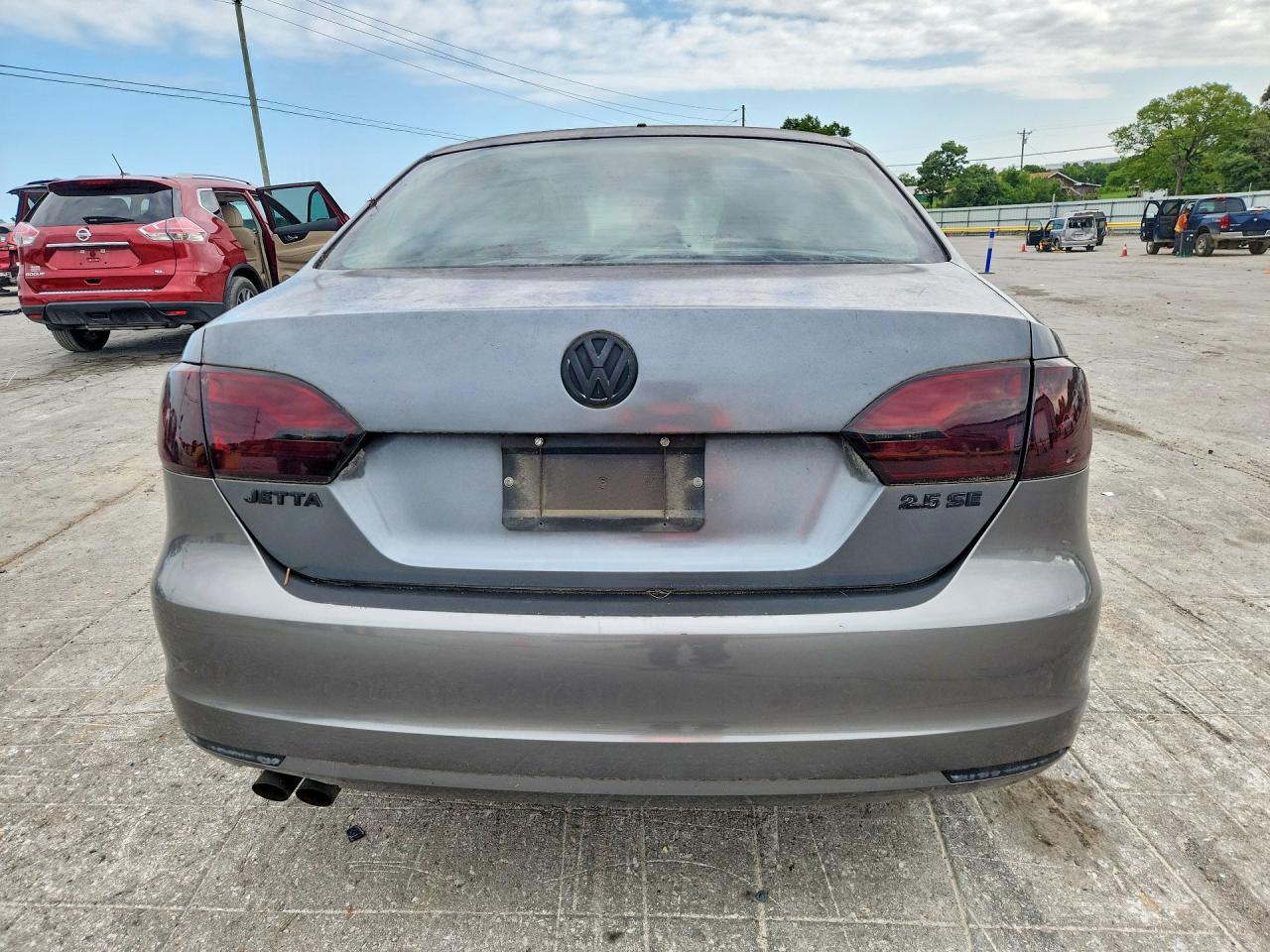 2011 VOLKSWAGEN JETTA