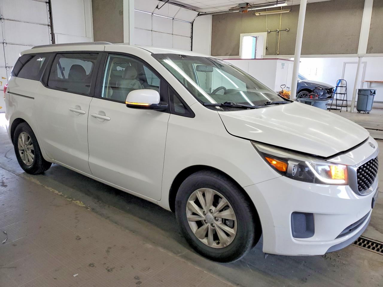 2015 KIA SEDONA
