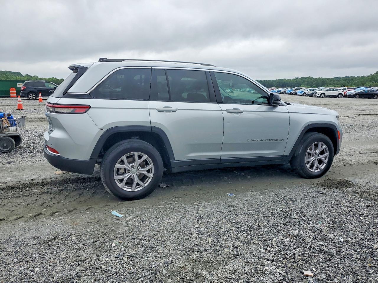 2022 JEEP CHEROKEE