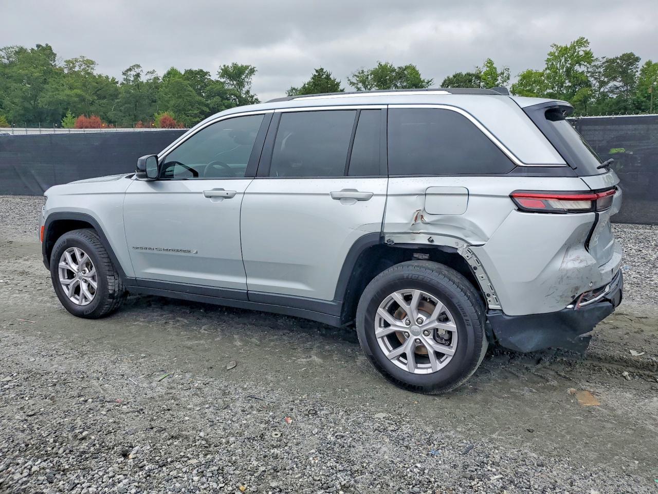 2022 JEEP CHEROKEE