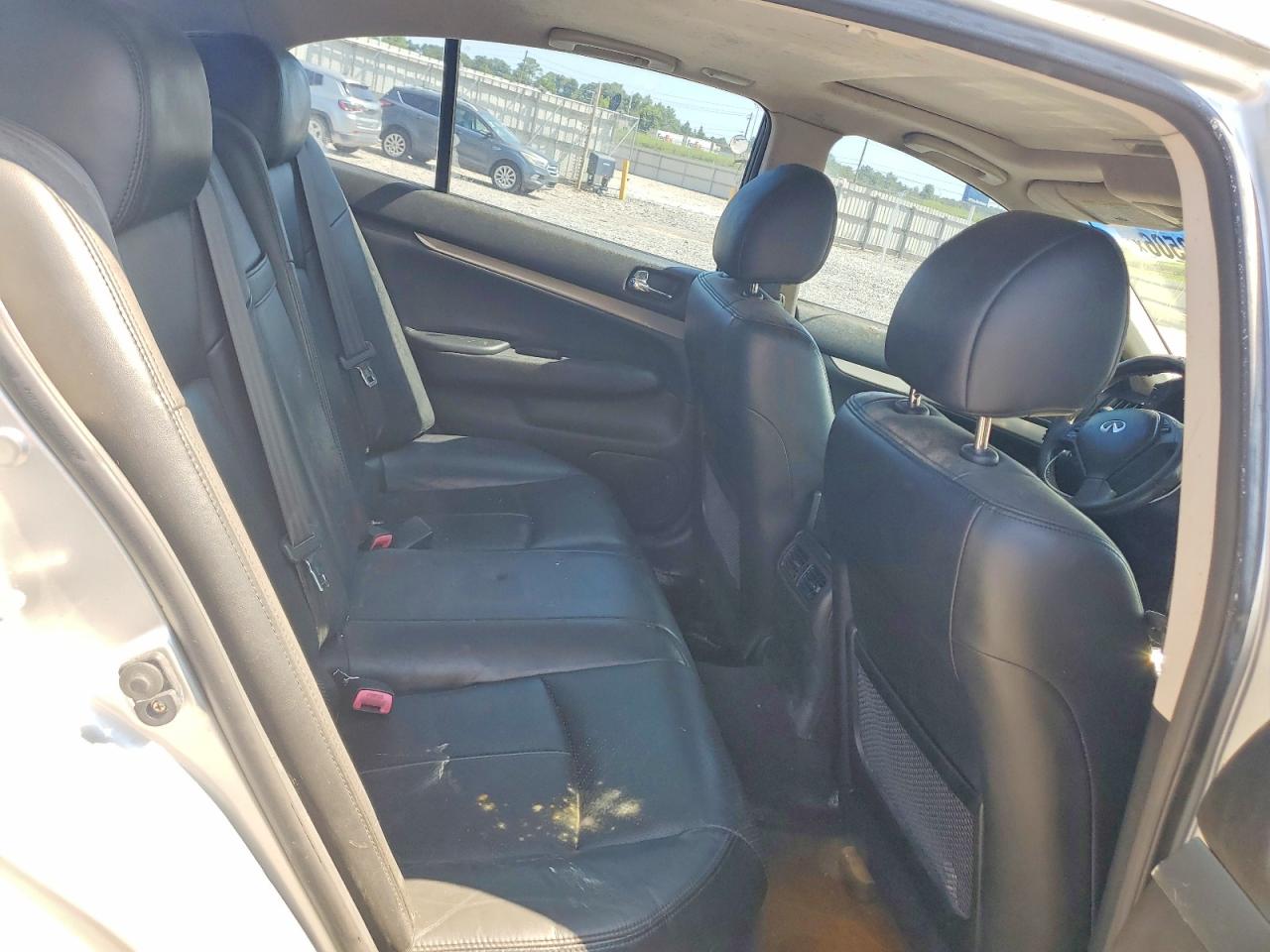 2011 INFINITI G25