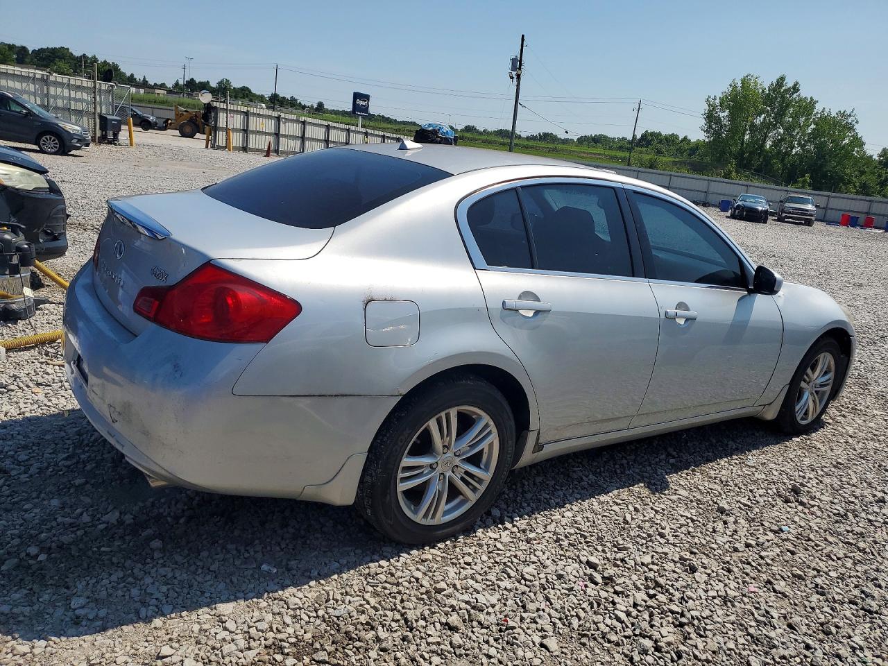 2011 INFINITI G25