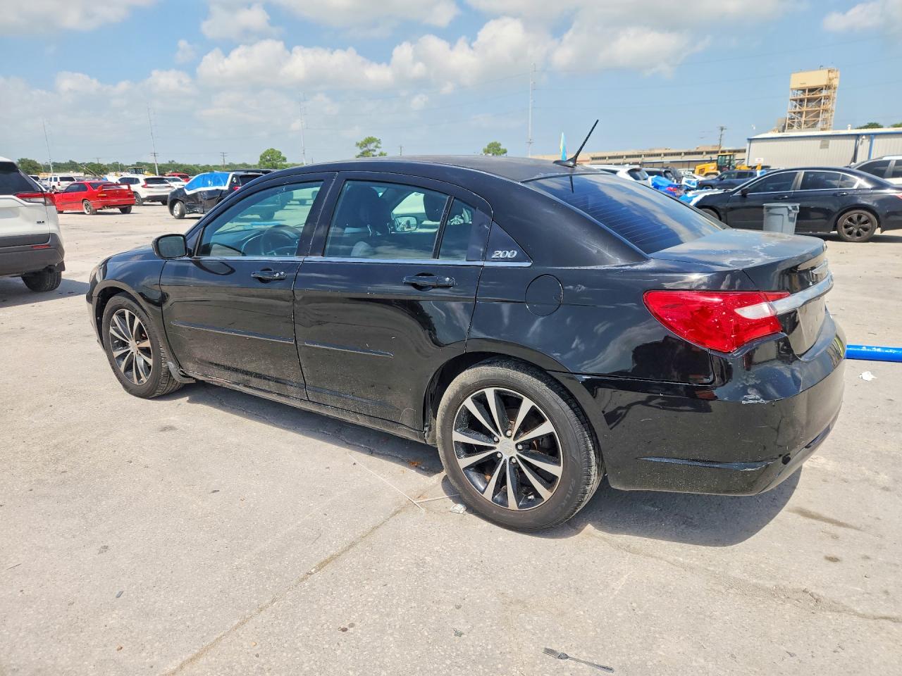 2013 CHRYSLER 200