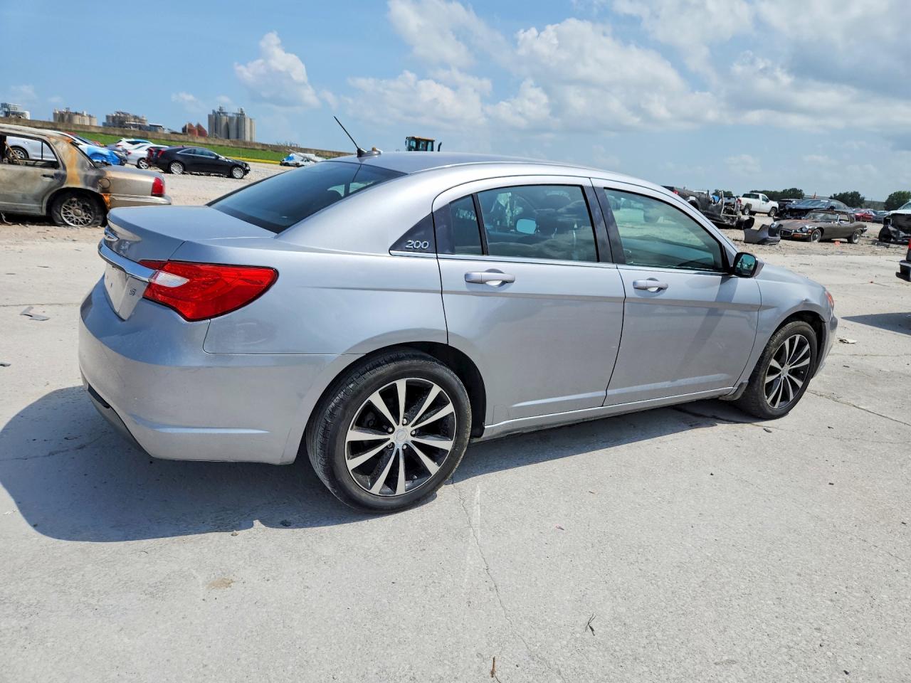 2014 CHRYSLER 200