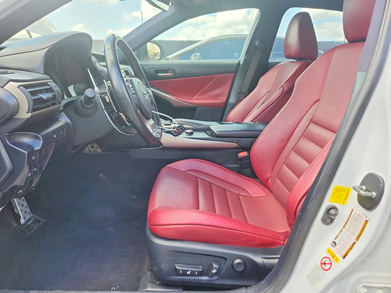 2018 LEXUS IS