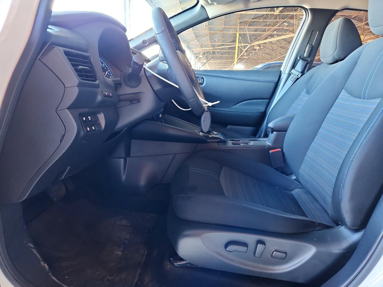 2025 NISSAN LEAF