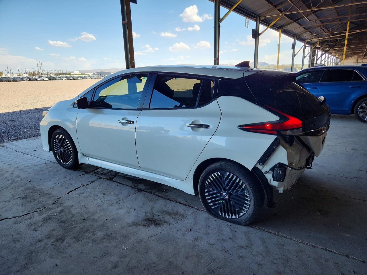 2025 NISSAN LEAF