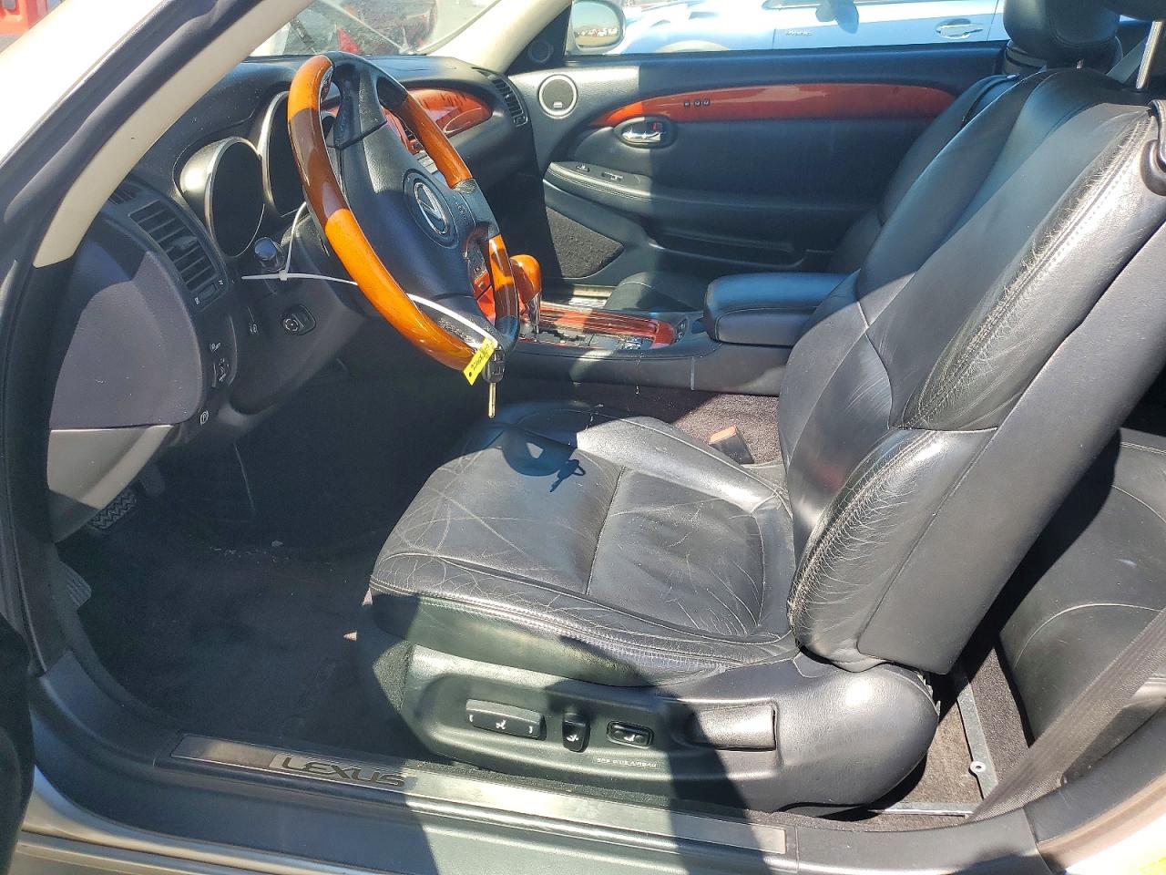 2002 LEXUS SC430