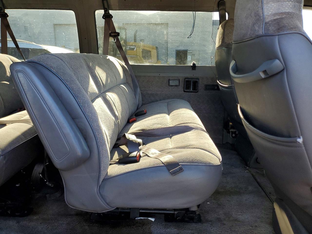 1996 DODGE RAM VAN
