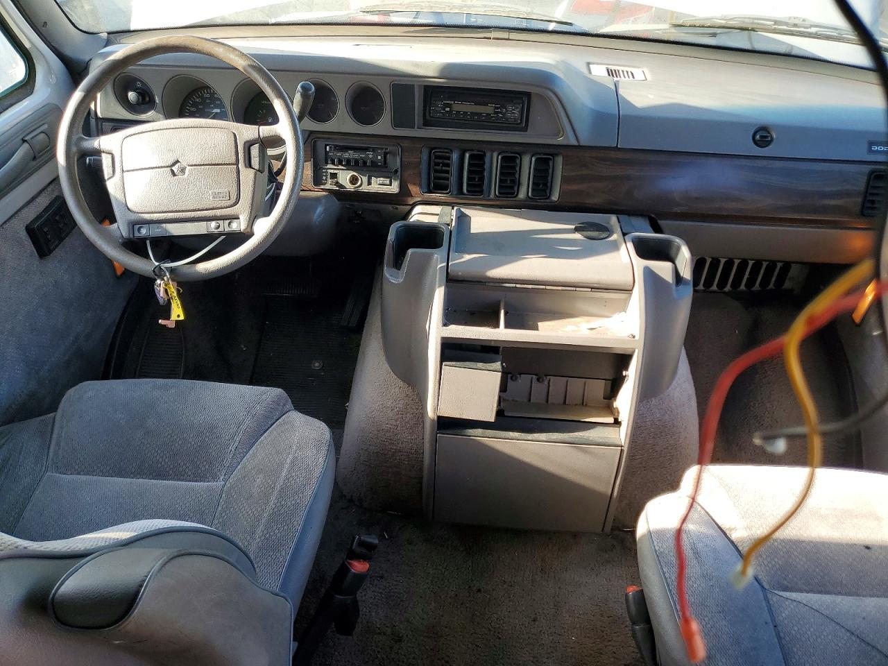 1996 DODGE RAM VAN