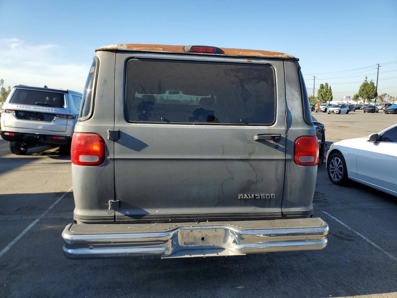 1996 DODGE RAM VAN