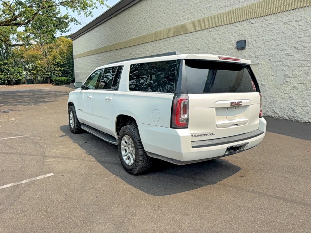 2019 GMC YUKON