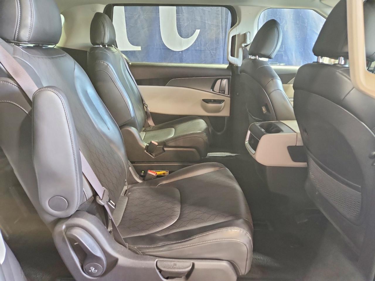 2024 KIA CARNIVAL L