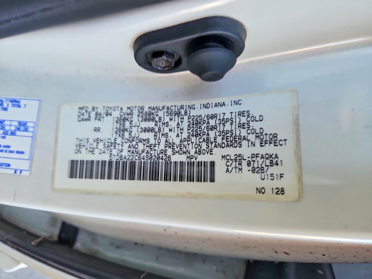 2004 TOYOTA SIENNA