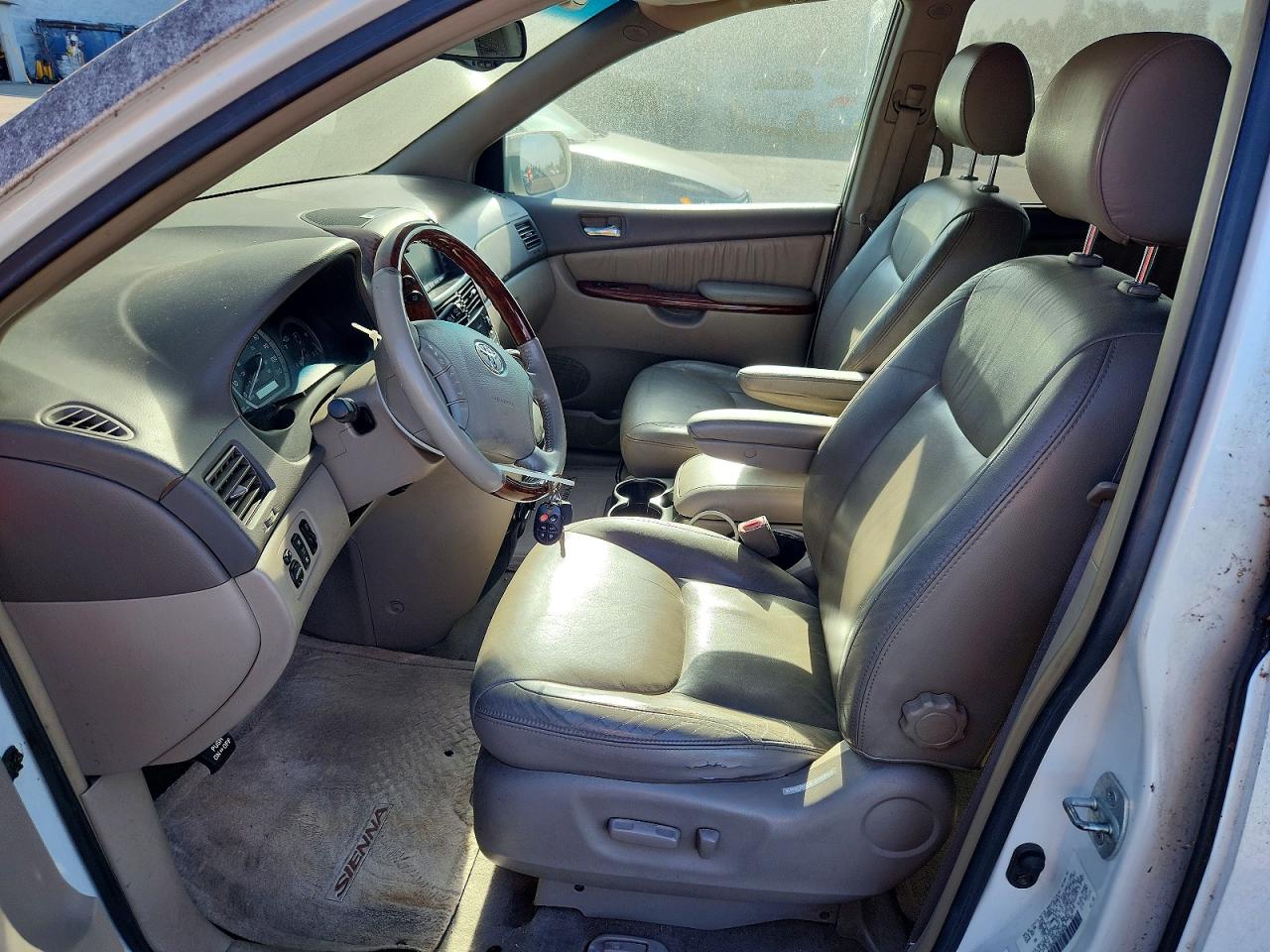 2004 TOYOTA SIENNA