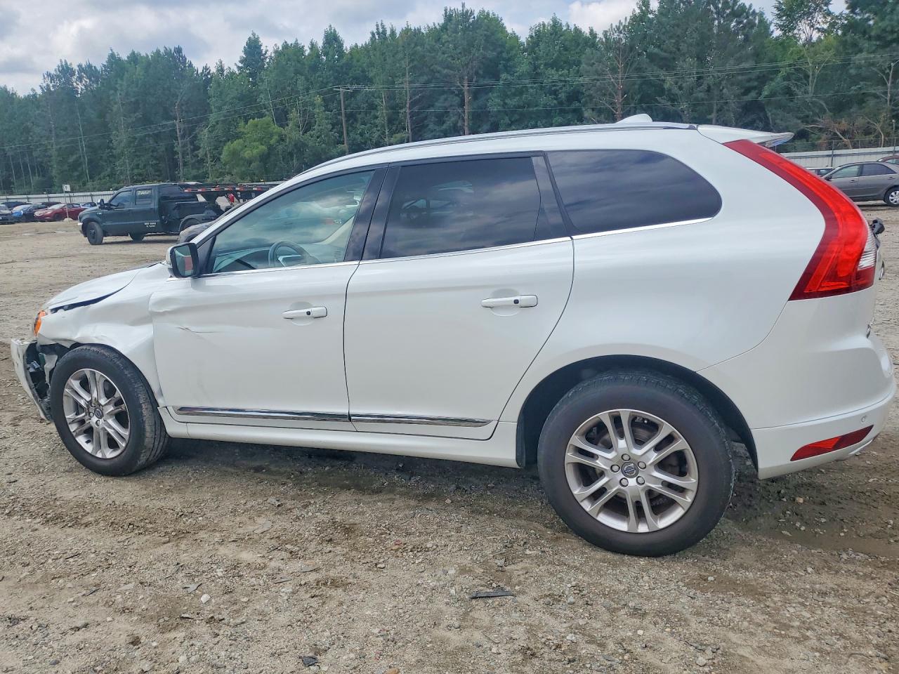 2016 VOLVO XC60