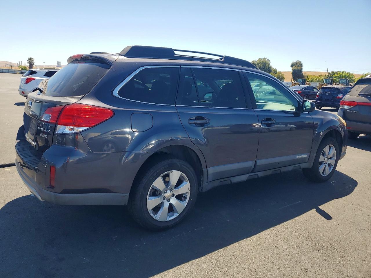 2012 SUBARU OUTBACK