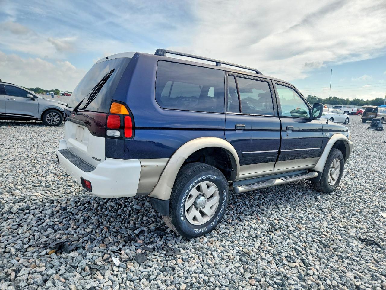 2002 MITSUBISHI MONTERO
