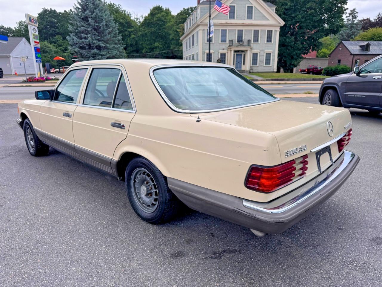 1982 MERCEDES-BENZ S-CLASS