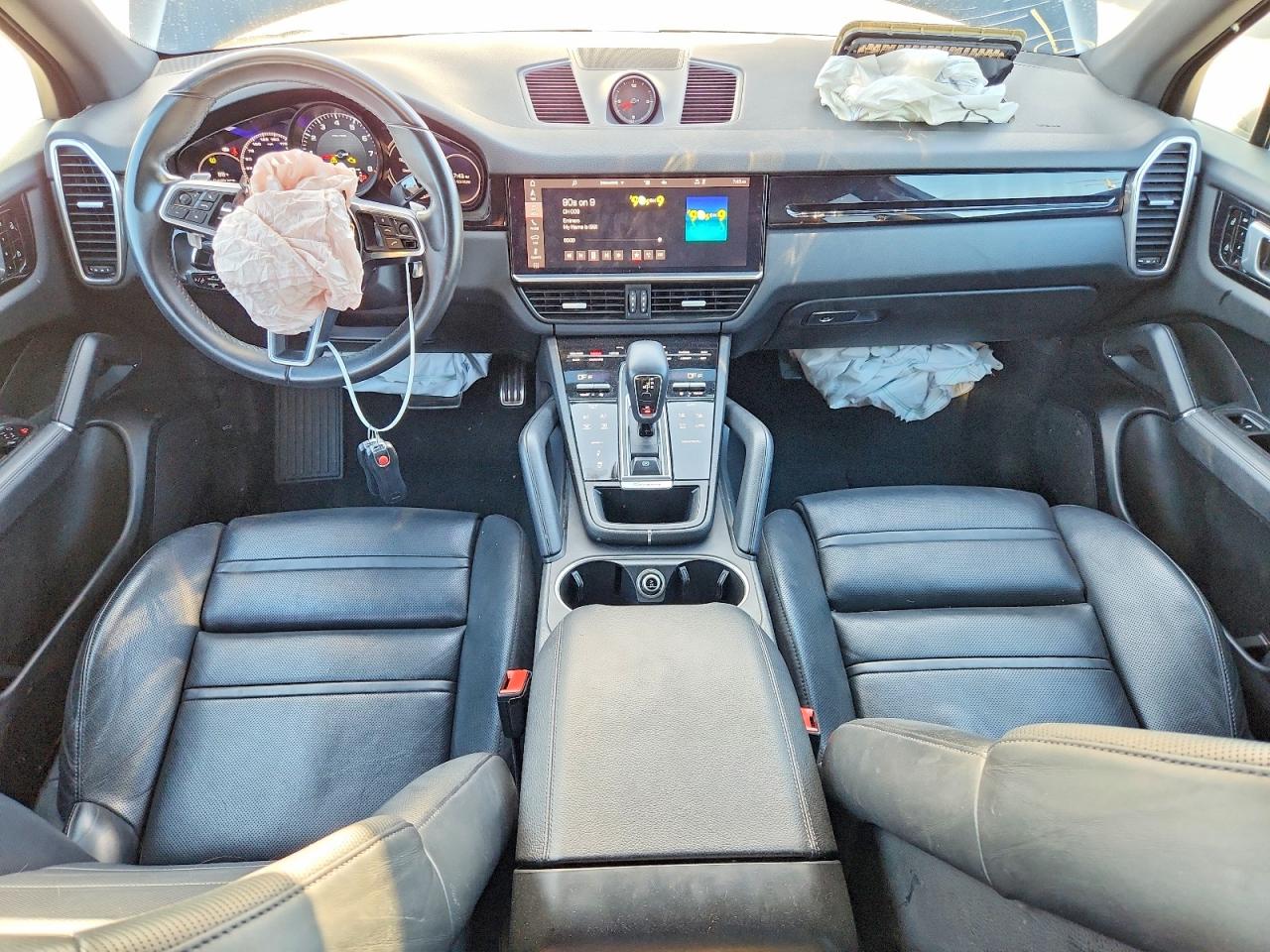 2021 PORSCHE CAYENNE