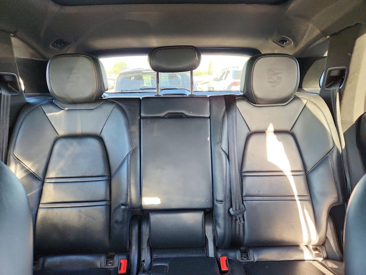2021 PORSCHE CAYENNE