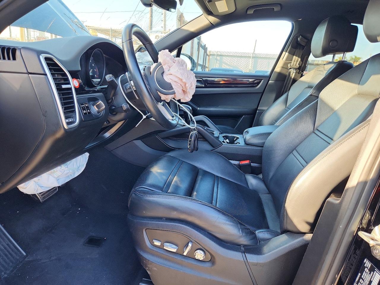 2021 PORSCHE CAYENNE