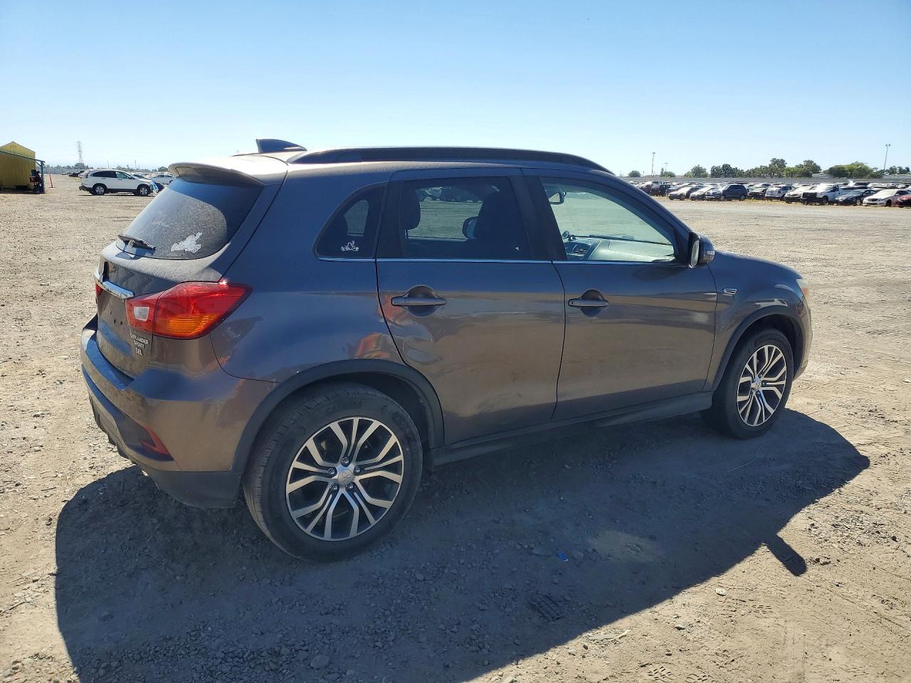 2018 MITSUBISHI OUTLANDER