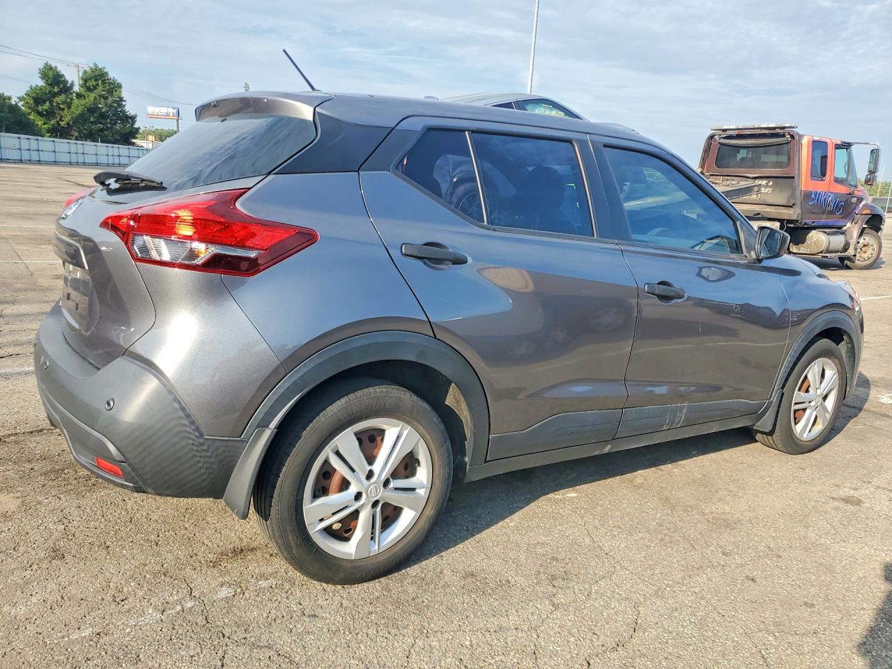 2020 NISSAN KICKS
