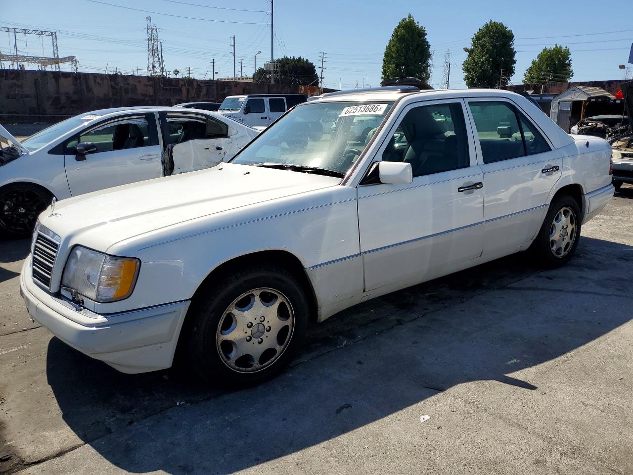 1995 MERCEDES-BENZ E-CLASS