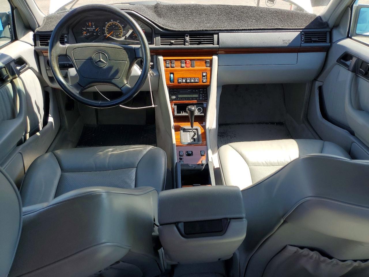 1995 MERCEDES-BENZ E-CLASS