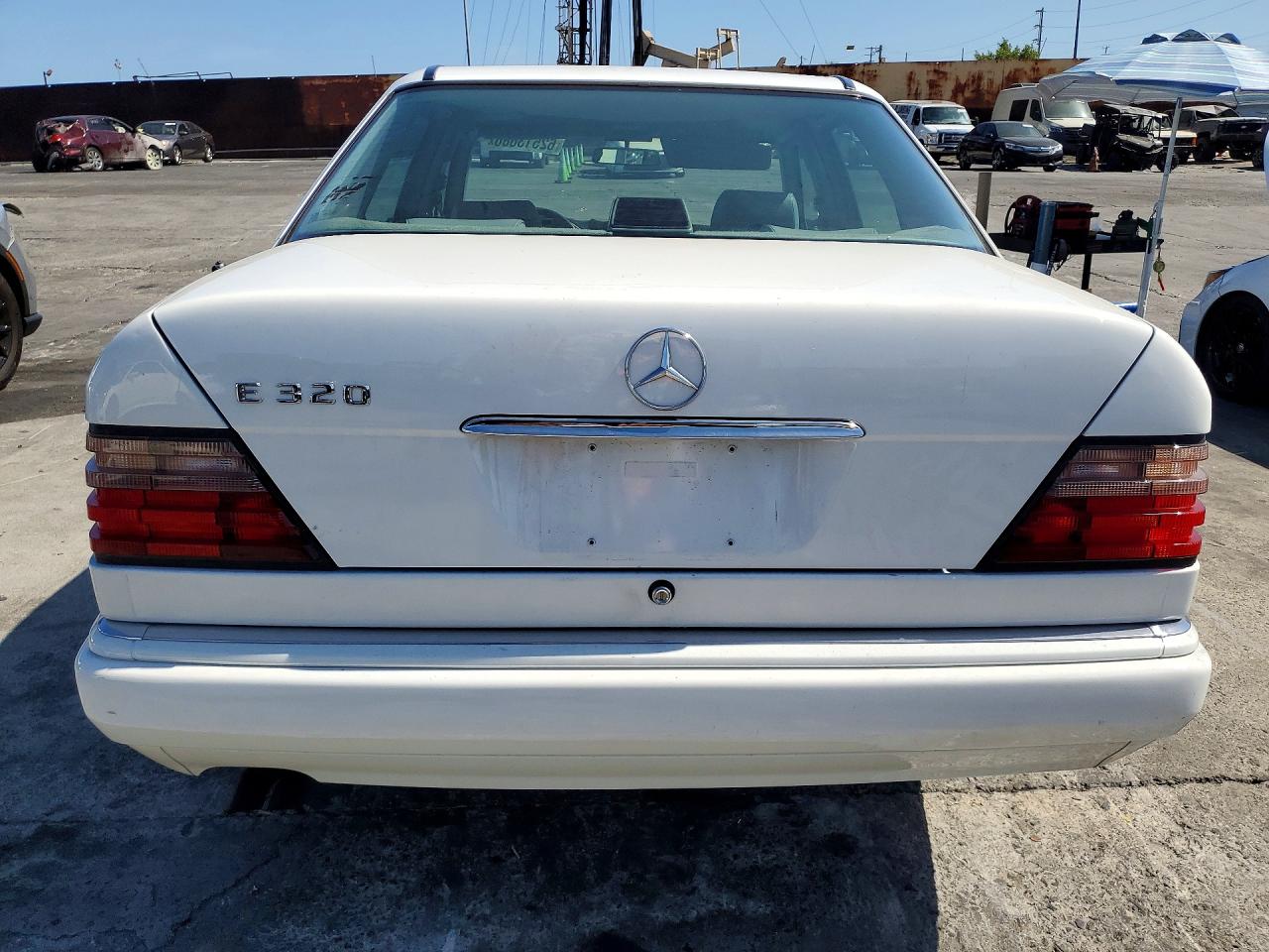 1995 MERCEDES-BENZ E-CLASS