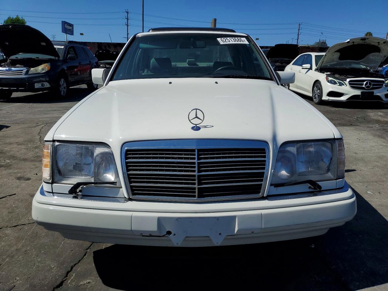 1995 MERCEDES-BENZ E-CLASS