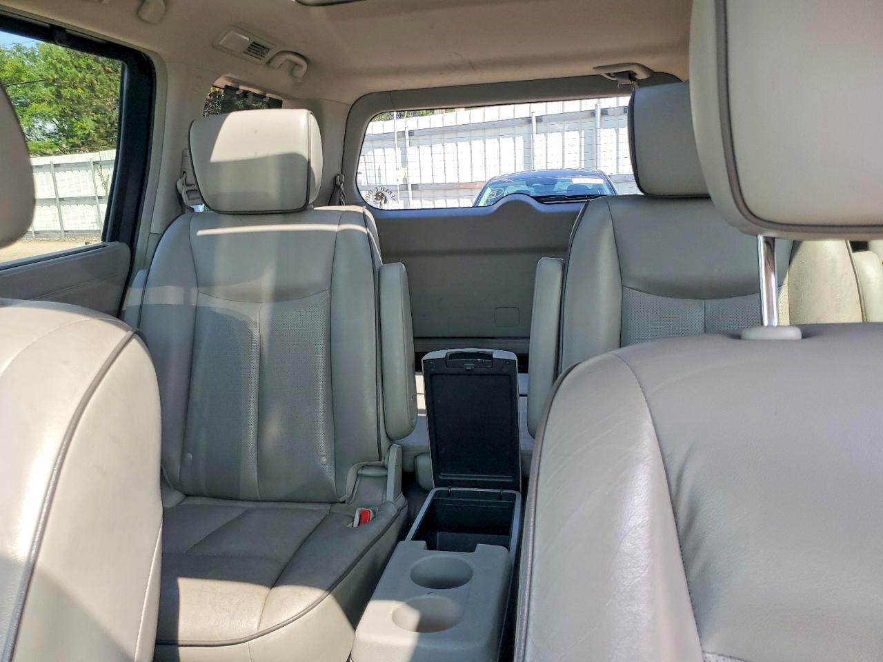 2012 NISSAN QUEST