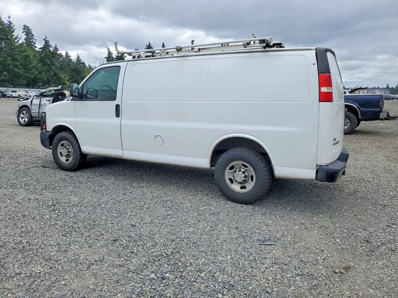 2010 CHEVROLET EXPRESS
