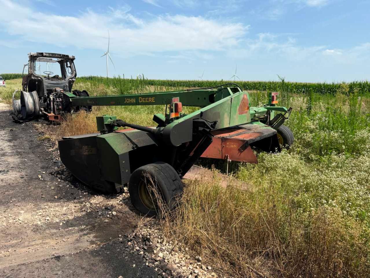 2010 JOHN DEER INDUSTRIAL