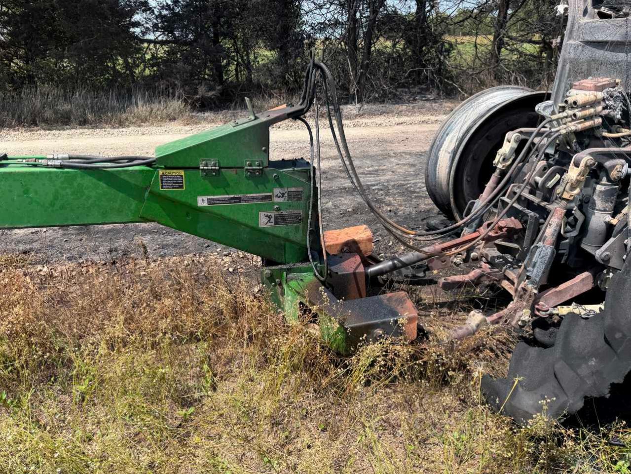2010 JOHN DEER INDUSTRIAL