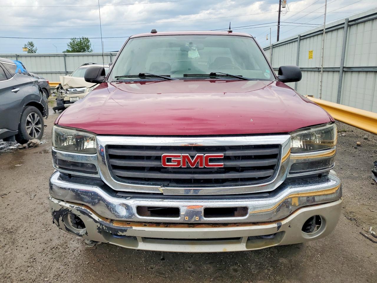 2004 GMC SIERRA