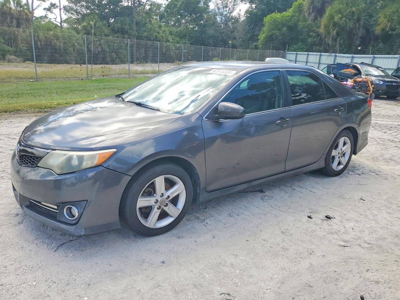 2014 TOYOTA CAMRY