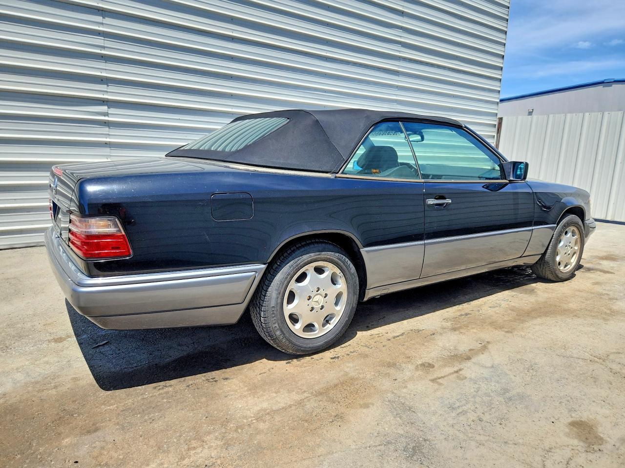 1995 MERCEDES-BENZ E-CLASS