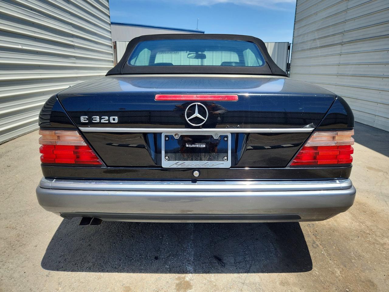 1995 MERCEDES-BENZ E-CLASS