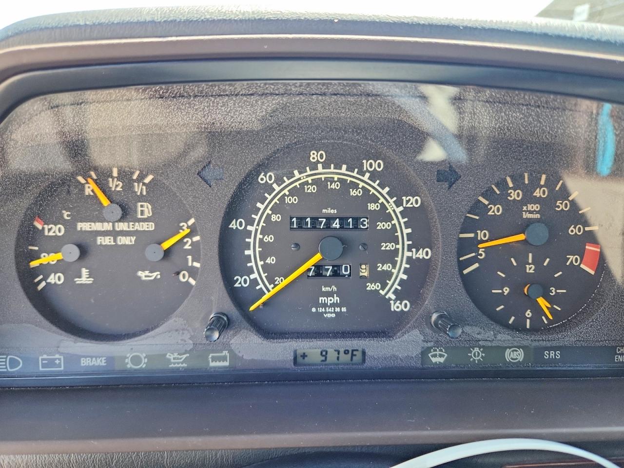 1995 MERCEDES-BENZ E-CLASS