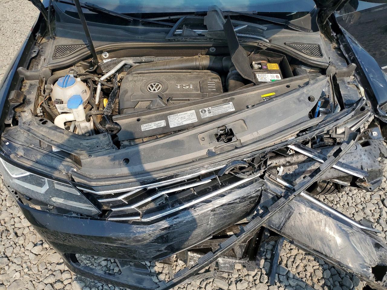 2016 VOLKSWAGEN PASSAT