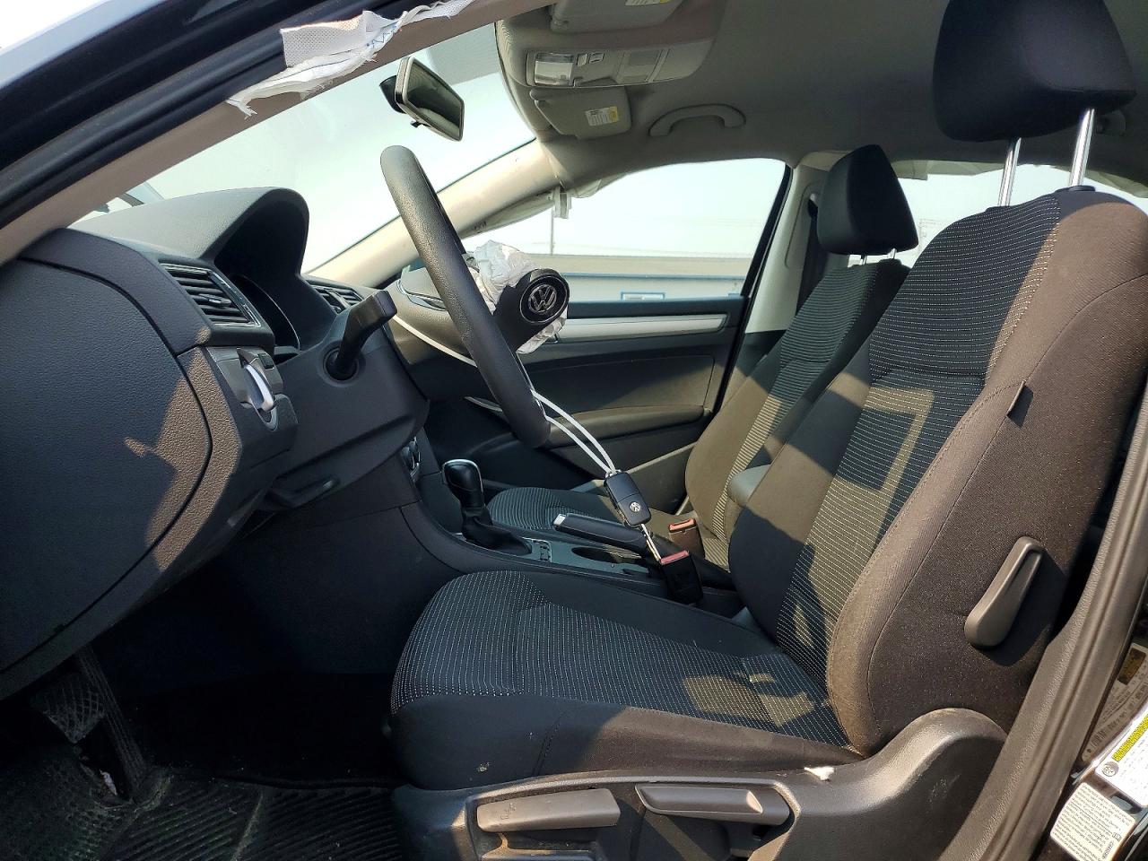 2016 VOLKSWAGEN PASSAT