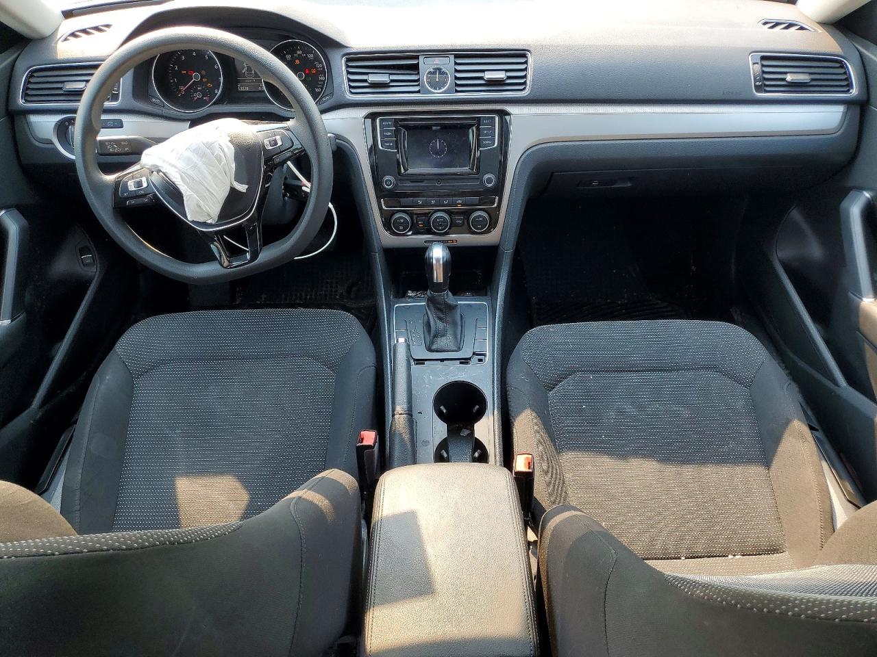 2016 VOLKSWAGEN PASSAT