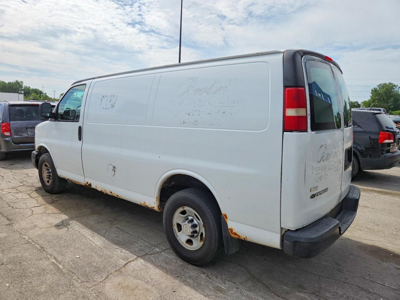 2011 CHEVROLET EXPRESS