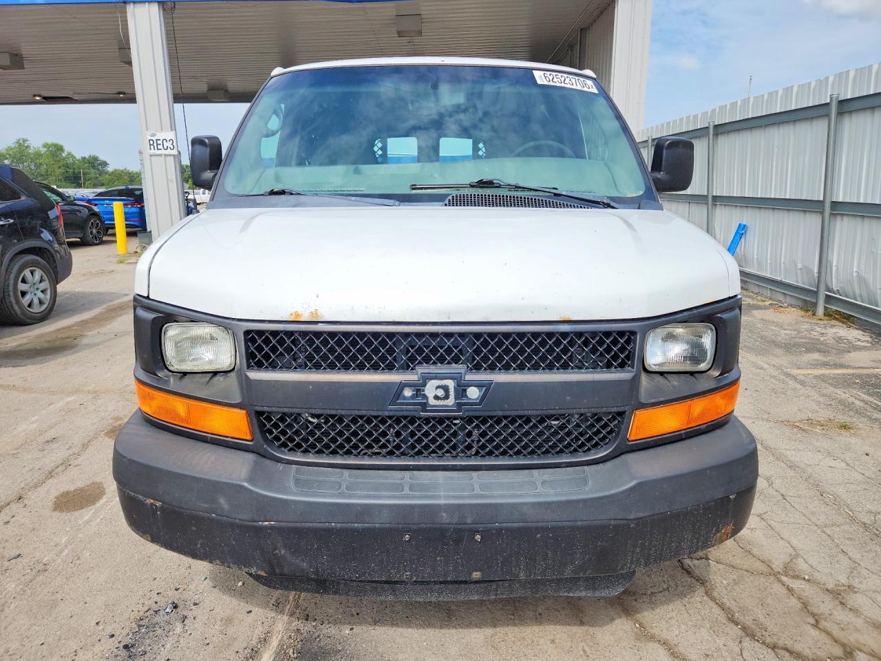2011 CHEVROLET EXPRESS