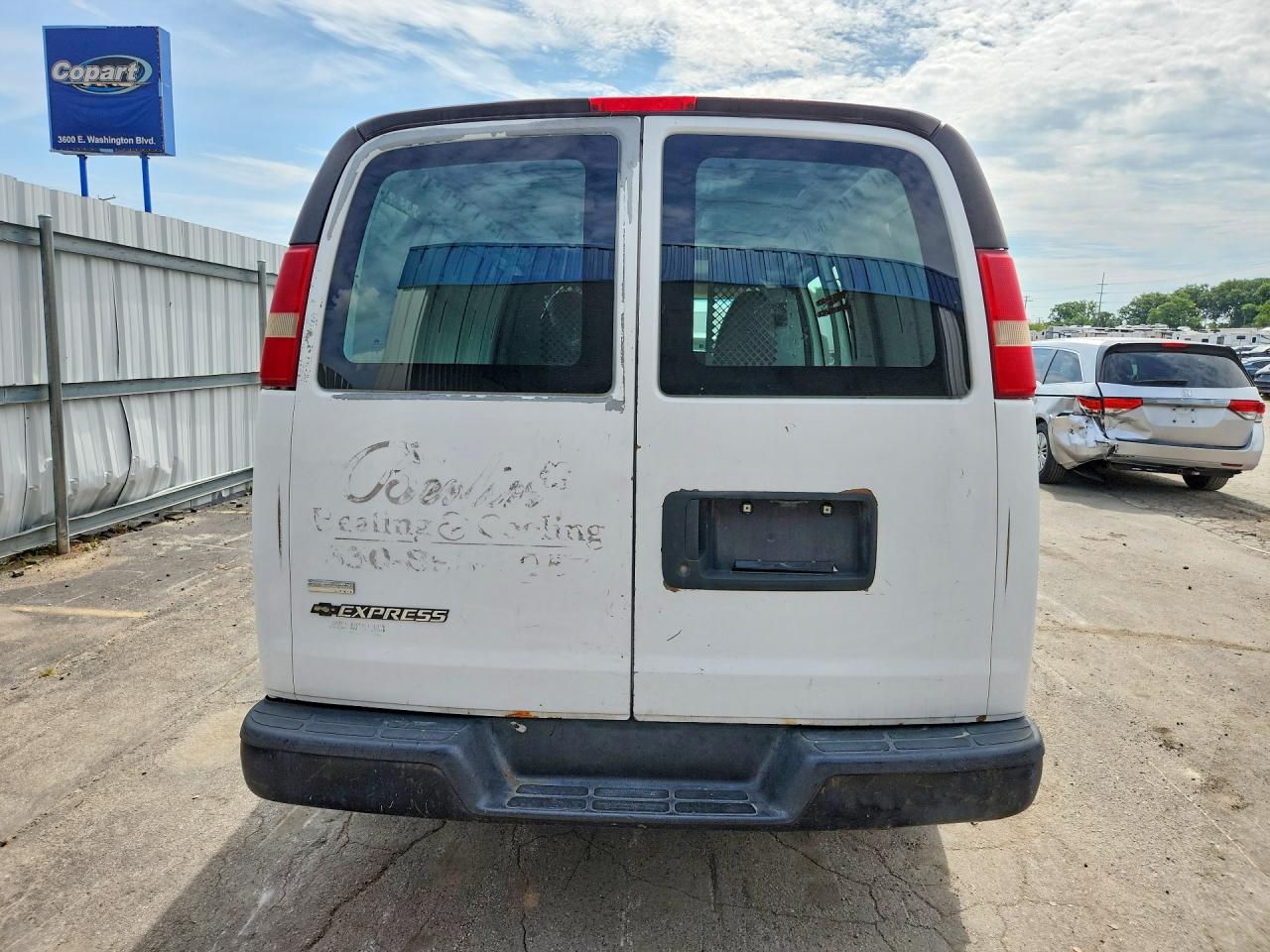 2011 CHEVROLET EXPRESS