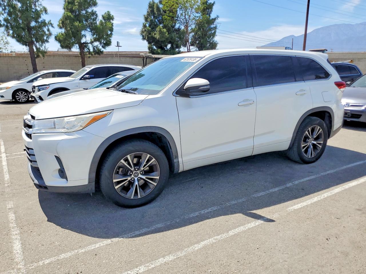 2017 TOYOTA HIGHLANDER